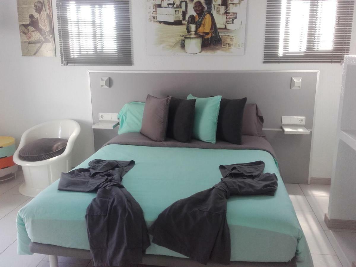 Ca L'Eli Different Experience Hutt 12157 Guest House Mont-roig del Camp Exterior photo